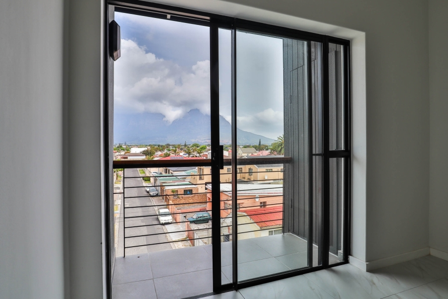 To Let 2 Bedroom Property for Rent in Athlone Western Cape